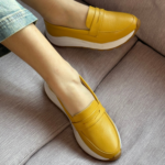MOCASÍN SNEAKER DAMA MOSTAZA