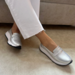MOCASÍN SNEAKER DAMA PLATA